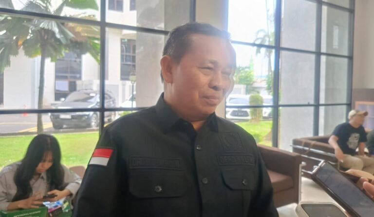 DPRD Kaltim Desak usut Tuntas Aktor Utama Tambang Ilegal di KHDTK Unmul
Telah dibaca : 674 Kali.