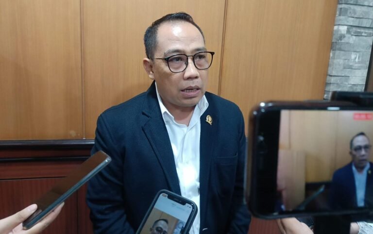 Kukar Masih Kekurangan Dokter Spesialis, Sarkowi: Rekrutmen Perlu Sistematis
Telah dibaca : 695 Kali.