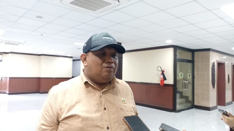 Agusriansyah Ridwan Kritik Sentralisasi Pendidikan Nasional, Tak Relevan dengan Kebutuhan Daerah
Telah dibaca : 716 Kali.