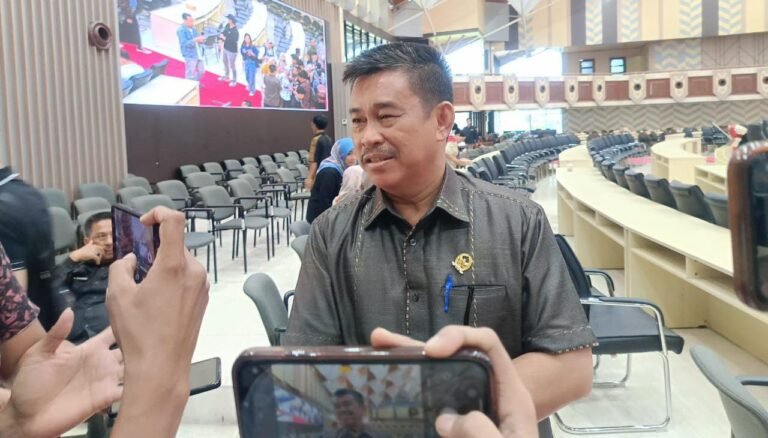 Perpindahan SMA 10 Samarinda, DPRD Kaltim Minta Publik Tidak Buru-buru Memberi Nilai Negatif
Telah dibaca : 722 Kali.