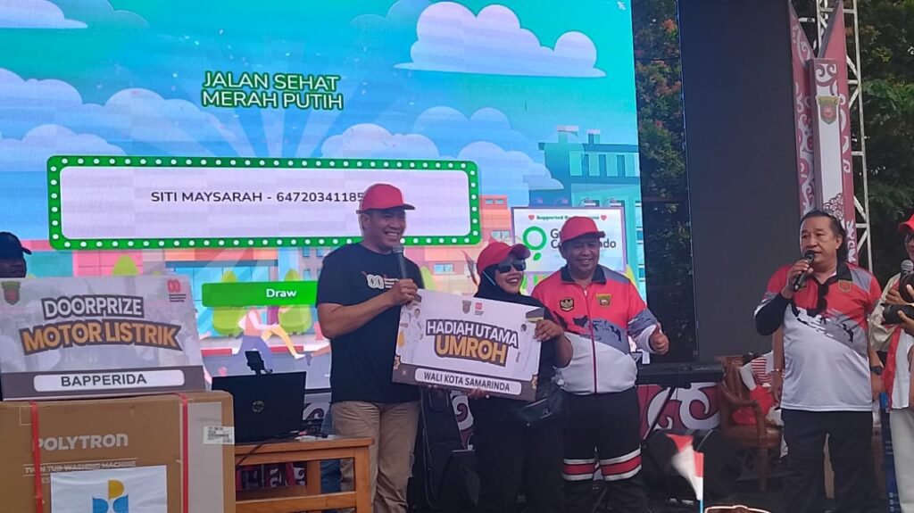 Siti Maysarah, Warga yang Beruntung dapat Hadiah Utama Jalan Santai Berangkat Umrah