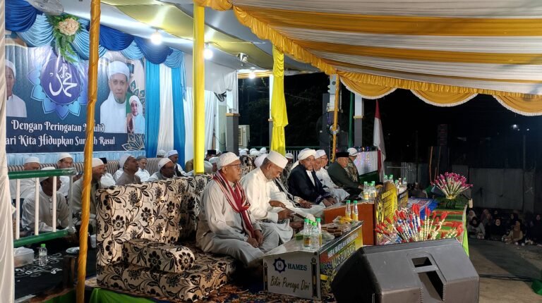 PKSKT Hadiri Maulid Nabi Muhammad dan Haul Habib Ali Jamalullail di Samarinda
Telah dibaca : 713 Kali.