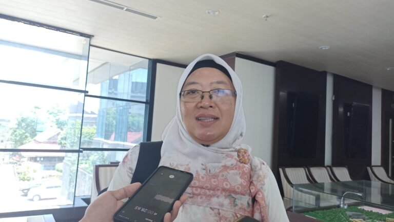 Cara Pemprov Kaltim Kendalikan Inflasi, Optimalkan EWS dan Operasi Pasar
Telah dibaca : 706 Kali.