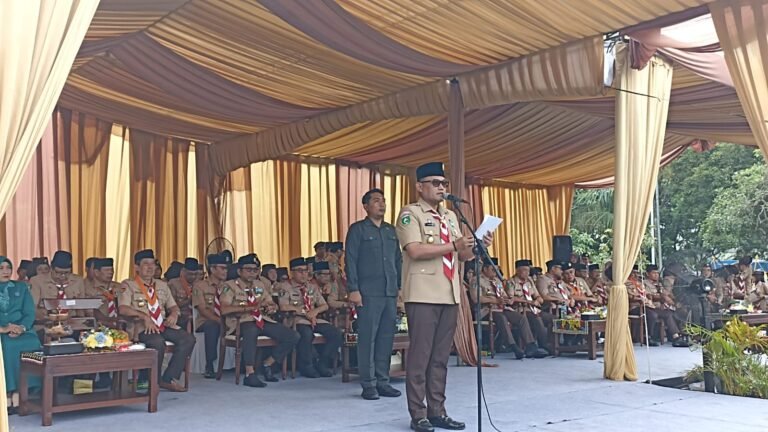 Apel Besar Hari Pramuka ke-64 di Samarinda, Wagub Seno Aji Serukan Generasi Berintegritas
Telah dibaca : 642 Kali.