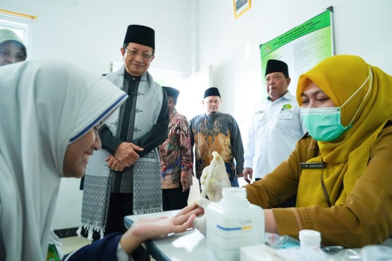 Hari Santri Nasional 2025, Pemerintah Siapkan Eselon I Khusus Tangani Pesantren
Telah dibaca : 722 Kali.