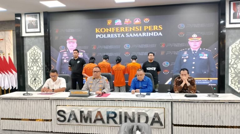 Rektorat Unmul Turunkan Tim Hukum Dampingi 4 Mahasiswa FKIP Tersangka Kasus Bom Molotov
Telah dibaca : 725 Kali.