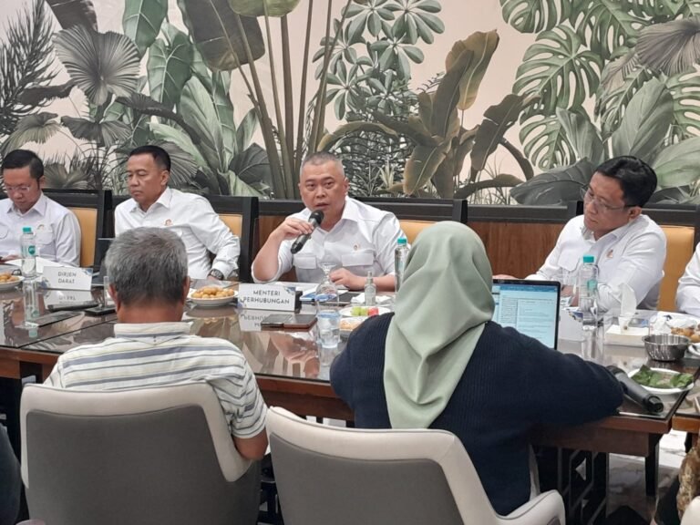 Kemenhub dan Pemprov DKI Kembangkan TOD Dukuh Atas, Integrasikan 4 Moda Transportasi
Telah dibaca : 682 Kali.