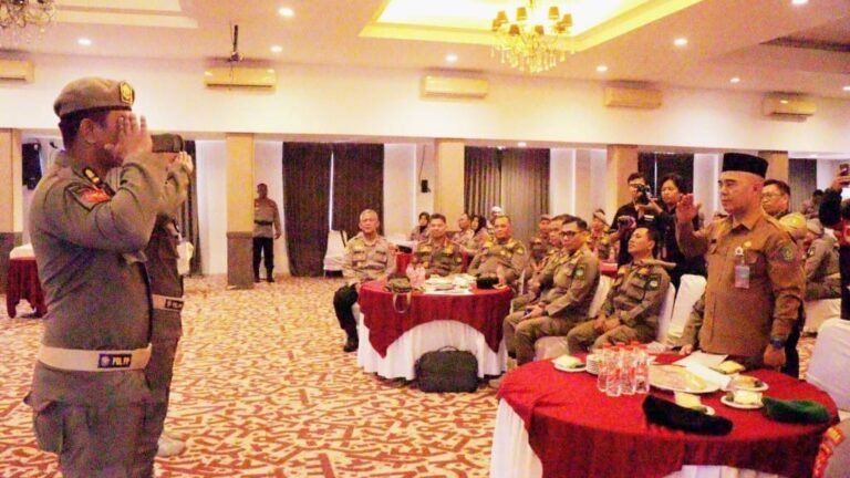 Pemkab Kukar Dorong Profesionalisme Satpol PP dalam Pengendalian Massa
Telah dibaca : 668 Kali.