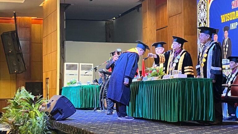 IKIP PGRI Kaltim Cetak Lulusan Siap Kerja, Gelar Wisuda ke-30 di Samarinda
Telah dibaca : 730 Kali.