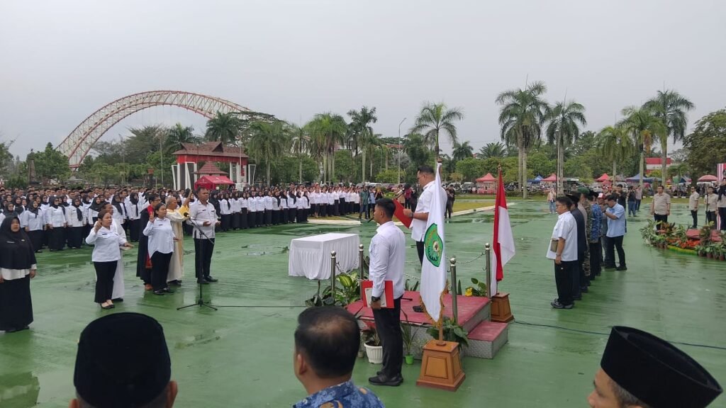 Bupati Kukar Lantik 1.870 PPPK, Pemkab Komitmen Tuntaskan Penataan Tenaga Honorer