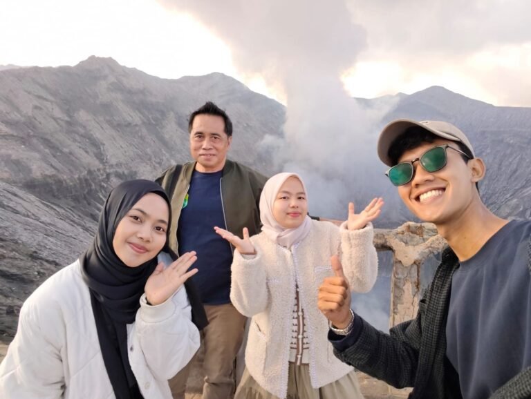 Rombongan MSI Group Taklukkan Puncak Kawah Bromo di Ketinggian 2.329 Mdpl
Telah dibaca : 782 Kali.
