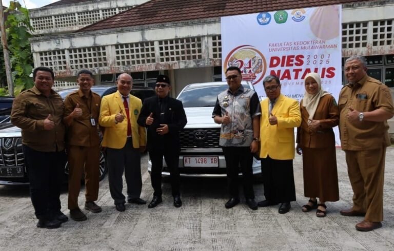 Pemkab Kukar Serahkan Kendaraan Operasional untuk Fakultas Kedokteran Unmul
Telah dibaca : 605 Kali.