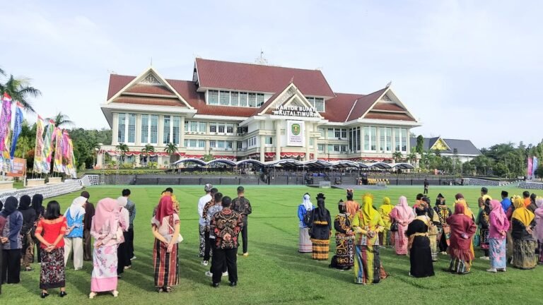 Upacara HGN ke-80 di Kutim, Bupati Dorong Kualitas dan Kompetensi Tenaga Pendidik
Telah dibaca : 661 Kali.