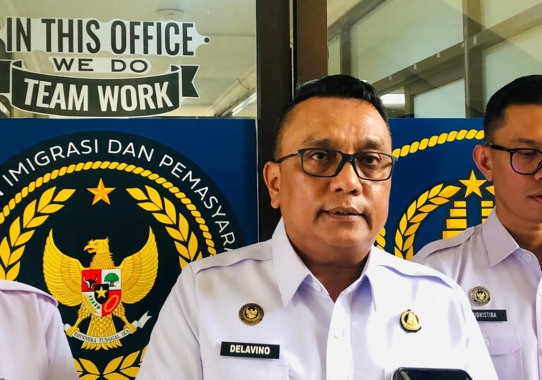 19 WNA Dideportasi Akibat Pelanggaran Keimigrasian, Mayoritas Berkewarganegaraan China
Telah dibaca : 693 Kali.