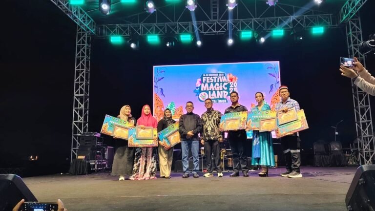 Bupati Kutim: Pelestarian Budaya Harus Hadir di Ruang Publik dan Dekat dengan Generasi Muda
Telah dibaca : 606 Kali.