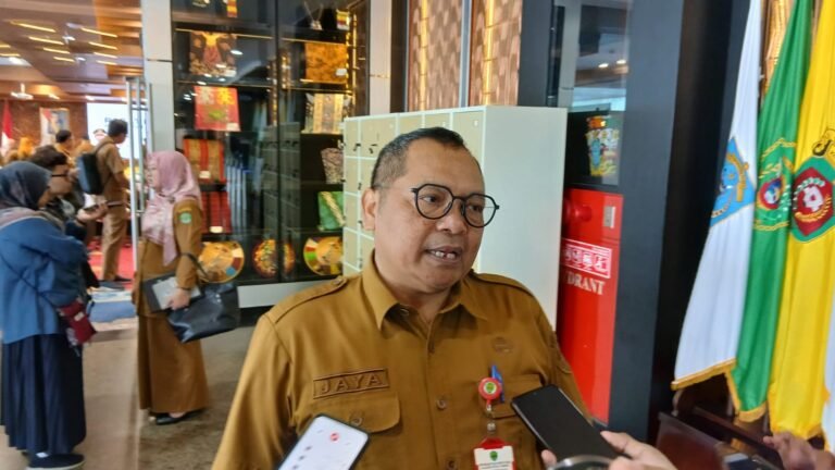 Dinkes Kaltim Imbau Orang Tua Lengkapi Vaksinasi Anak di Tengah Musim Pancaroba
Telah dibaca : 728 Kali.