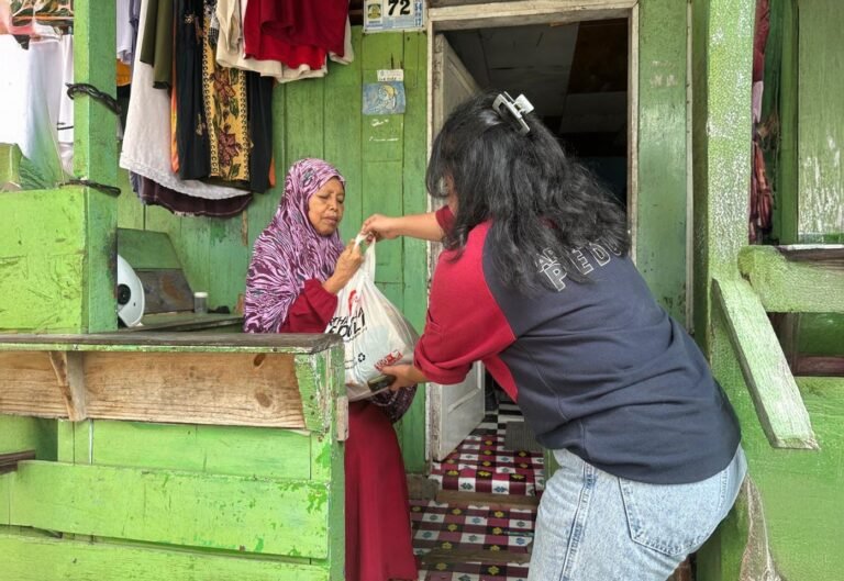 Pasar Murah AGP 2025, Sembako Bersubsidi Ringankan Beban Warga di Tengah Tekanan Harga Pangan
Telah dibaca : 871 Kali.