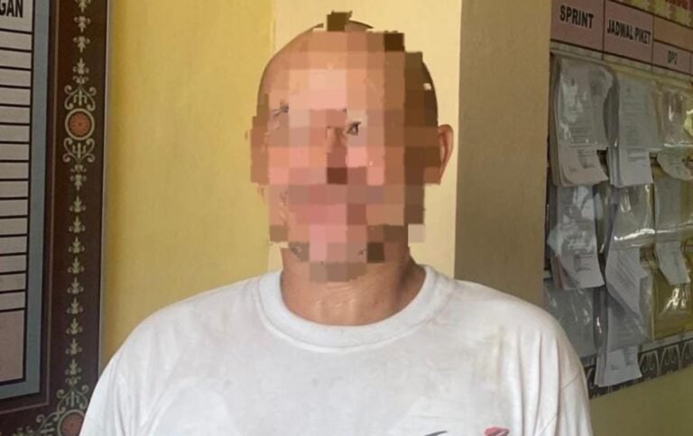 Kesal Jalan Berdebu, Warga Samarinda Pukul Sopir Truk yang Berujung Laporan ke Kepolisian
Telah dibaca : 646 Kali.