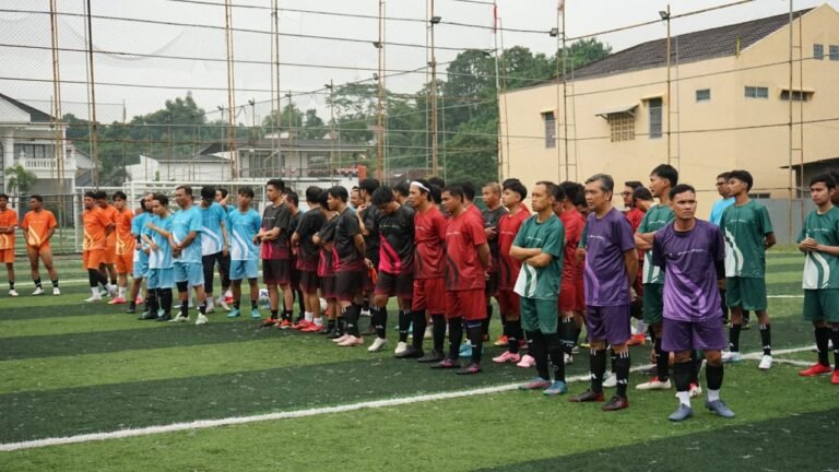 JMSI Kaltim: Mini Soccer BASO IGA PHI Perkuat Silaturahmi Jurnalis
Telah dibaca : 785 Kali.