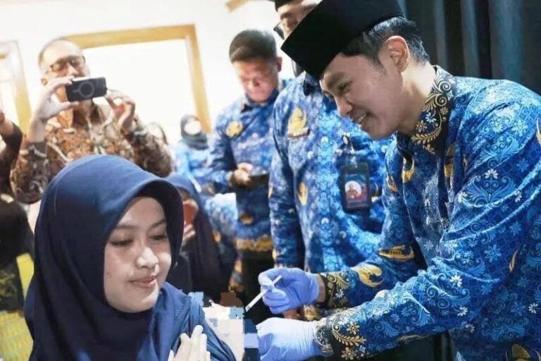 Kemenkes-KORPRI Luncurkan Program Satu Juta Vaksin Serviks untuk ASN Perempuan
Telah dibaca : 704 Kali.
