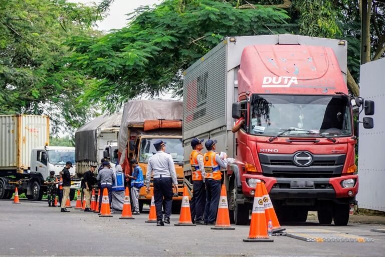 Cegah Pemalsuan Uji Kendaraan, Kemenhub Berlakukan SIM PKB Fullcycle Secara Nasional
Telah dibaca : 780 Kali.