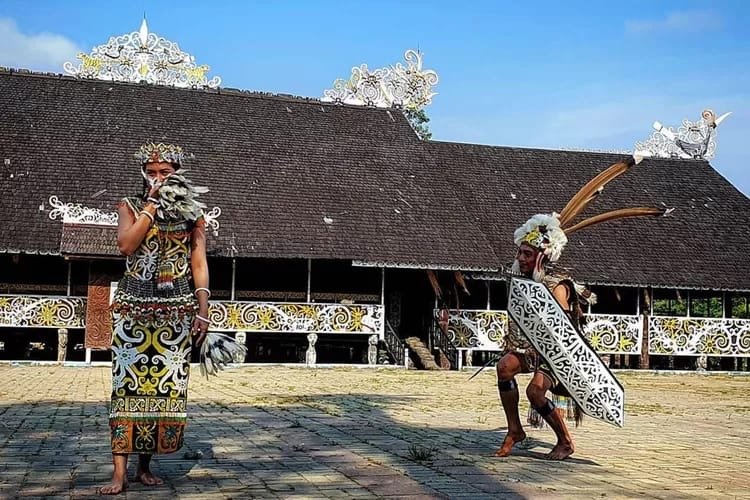 Desa Budaya Pampang: Menjaga Denyut Dayak Kenyah di Tengah Modernisasi Samarinda
Telah dibaca : 809 Kali.