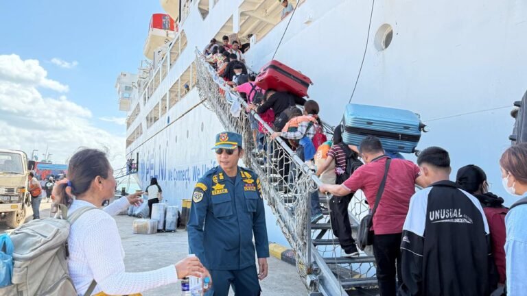 Kemenhub Pastikan Angkutan Laut Nataru Berjalan Aman, Penumpang Naik 3,47 Persen
Telah dibaca : 755 Kali.