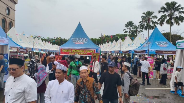Bazar Syariah Ramadan 1447 H di Islamic Center Samarinda Diserbu Warga, 60 UMKM Ramaikan “Route Kuliner Enak”
Telah dibaca : 632 Kali.