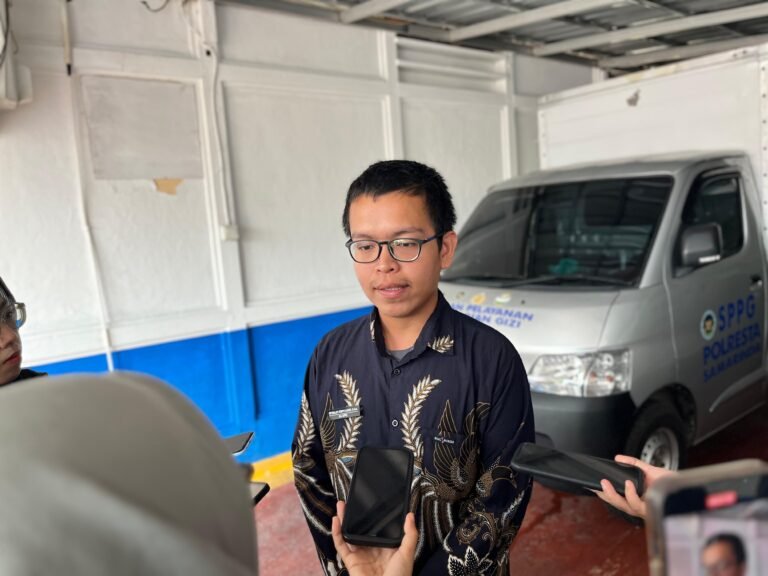 SPPG Bhayangkari Samarinda Libatkan 49 Tenaga Kerja dan 2 Armada Distribusi
Telah dibaca : 639 Kali.