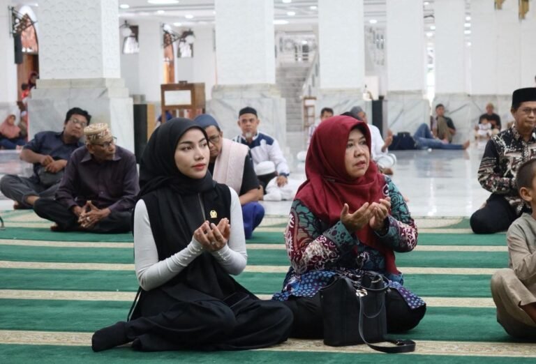 DPRD Samarinda Soroti Manajemen Perawatan Usai Renovasi Masjid Raya Darussalam Rampung
Telah dibaca : 626 Kali.