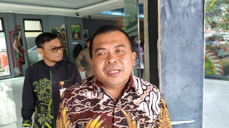 Tanggapi Isu Stok BBM 20 Hari, Wawali Bontang Minta Warga Tak Panic Buying
Telah dibaca : 623 Kali.