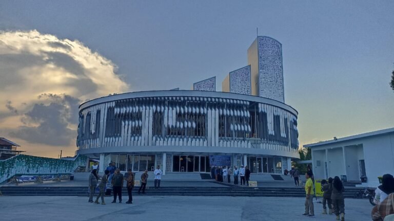 Renovasi Masjid As-Shabirin Samarinda Hampir Rampung, Finishing Selesai Tiga Bulan
Telah dibaca : 777 Kali.