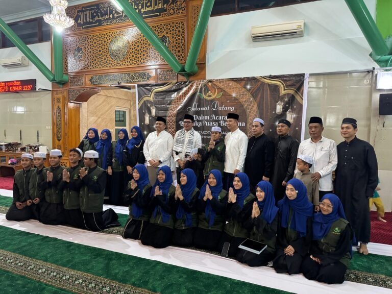 Safari Ramadan Wali Kota Samarinda, Andi Harun Puji Arsitektur Masjid As-Salam
Telah dibaca : 619 Kali.