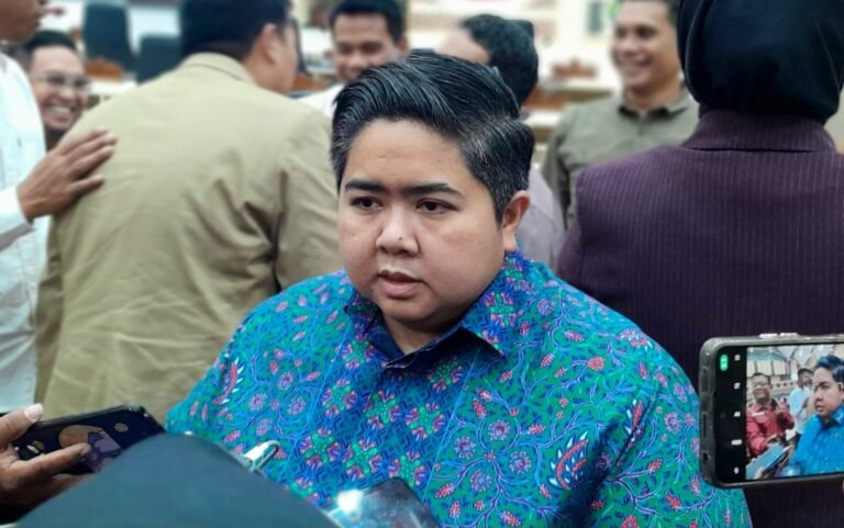 DPRD Kaltim Minta Jumlah dan Anggaran Tim Ahli Gubernur Dievaluasi
Telah dibaca : 631 Kali.