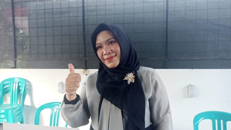 Dari Ibu Rumah Tangga ke Dunia Usaha, Sosok Eni Sutarman Bangun Klinik dan Bisnis Kecantikan di Samarinda
Telah dibaca : 627 Kali.