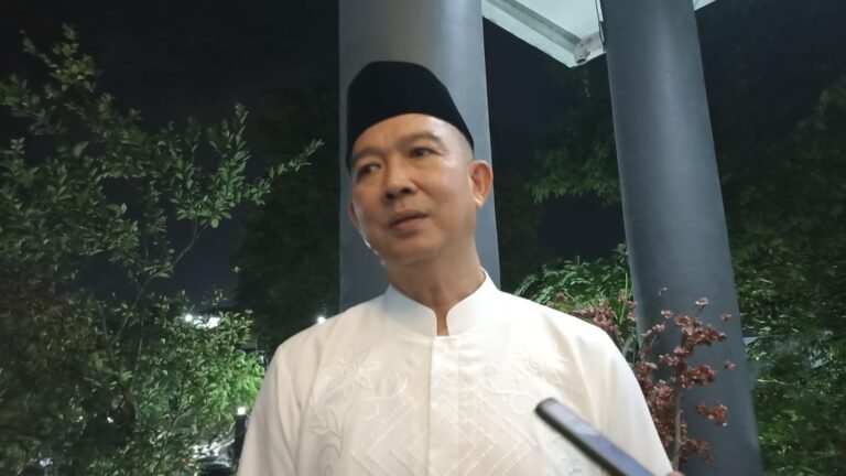 Vikton Yuan Minta Parkir Berlangganan Diuji Coba Sebelum Diterapkan
Telah dibaca : 622 Kali.