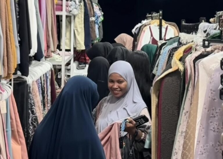 Nyaman dan Harga Terjangkau, Pashmina Viscose Diprediksi Jadi Tren Hijab Lebaran 2026
Telah dibaca : 619 Kali.