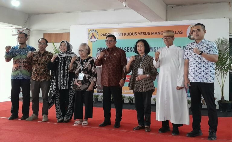 Belajar Tak Kenal Usia, Sekolah Lansia Santa Mathilda Resmi Dibuka di Samarinda
Telah dibaca : 636 Kali.