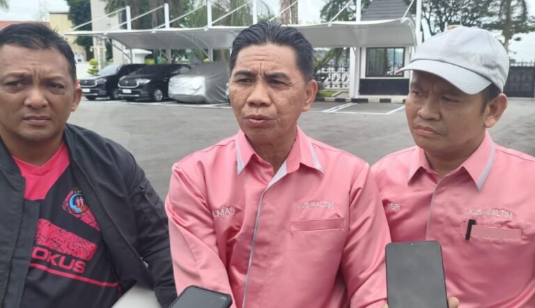 Jaga Kondusivitas Jelang Aksi 21 April, FOKUS Imbau Anggota Tak Terpancing Provokasi
Telah dibaca : 686 Kali.