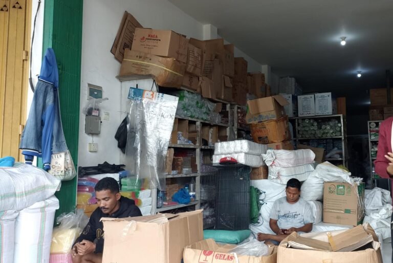 Harga Plastik di Samarinda Melonjak hingga 70 Persen, Daya Beli Warga Menurun
Telah dibaca : 641 Kali.