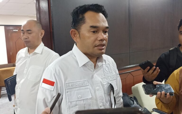 Polemik Rujab Gubernur Rp25 Miliar, Ketua DPRD Kaltim: Saya Belum Tahu
Telah dibaca : 645 Kali.