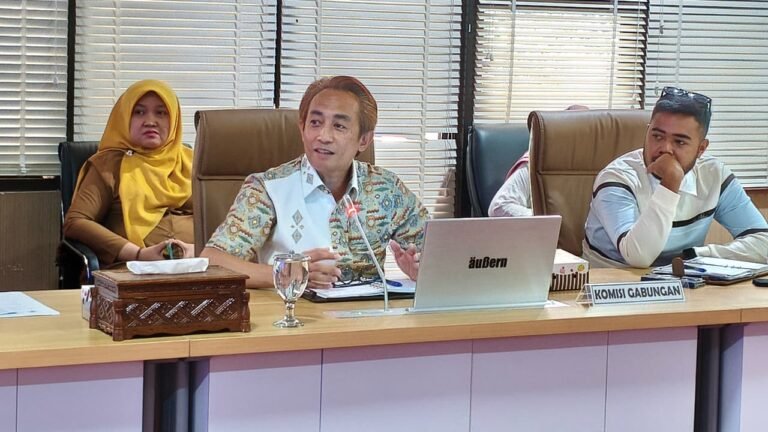 Tak Hanya Jadi Bangunan, DPRD Bontang Minta Sport Center Loktuan Hidup dan Produktif
Telah dibaca : 637 Kali.