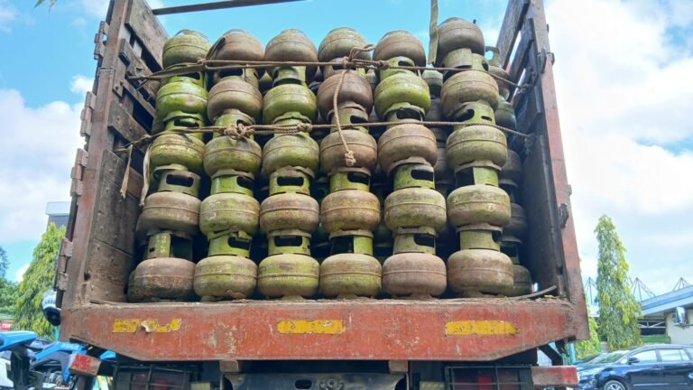 Sidak Barang Konsumsi Jelang Iduladha, Tim Wawali Temukan Pengisian Tabung Gas Tidak Sesuai Timbangan
Telah dibaca : 655 Kali.