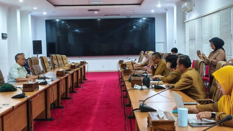 1.918 Pengajuan BPJS Gratis Warga Bontang Masih Tertahan di Tahap Verifikasi
Telah dibaca : 634 Kali.