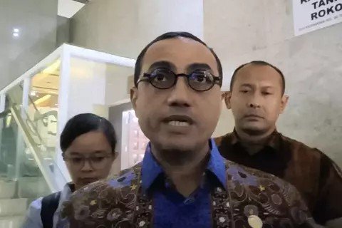 Tanggapi Pengumuman MSCI, Hasan Fawzi Mengaku Pasar Modal Indonesia Terus Lakukan Reformasi
Telah dibaca : 630 Kali.