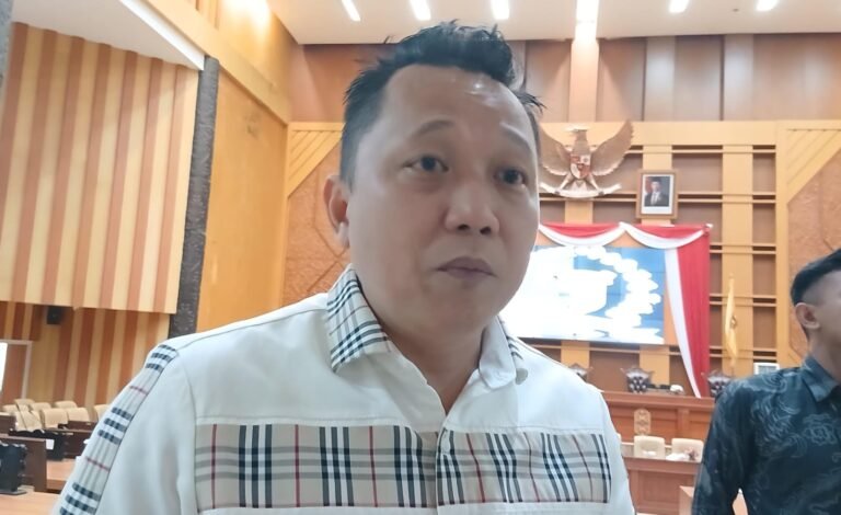 Riset Pengelolaan Sampah Dinilai Jadi Kunci, Komisi III Minta Pengadaan Tak Asal Dilakukan
Telah dibaca : 619 Kali.