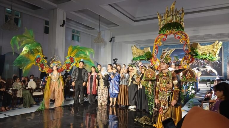 BIFF 2026, Saat Wastra dan Kreativitas Kaltim Mendapat Panggung Menuju Pasar Global
Telah dibaca : 637 Kali.