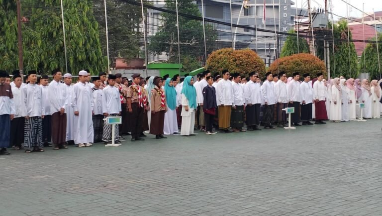 Kenang Perjuangan Santri, Kaltim Perkuat Perhatian pada Pendidikan Agama
Telah dibaca : 635 Kali.