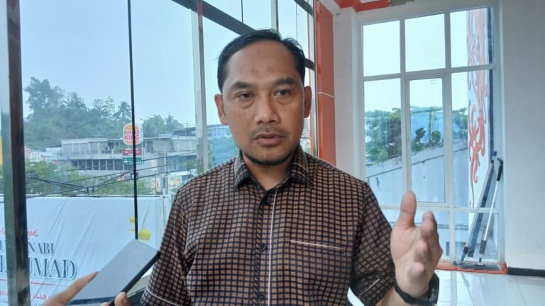 Abdul Rohim Ingatkan Risiko Banjir, Sistem Drainase Harus Siap Sebelum Musim Hujan
Telah dibaca : 636 Kali.