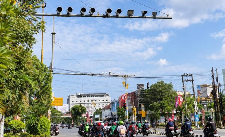 ETLE Samarinda Tangkap 1.000 Pelanggaran per Hari, 30 Divalidasi ke Pelanggar
Telah dibaca : 636 Kali.